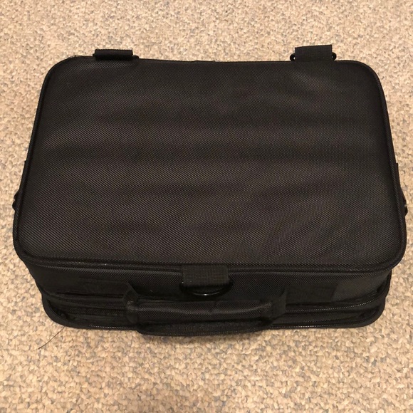 Vasker Cosmetic Case - Picture 2 of 8